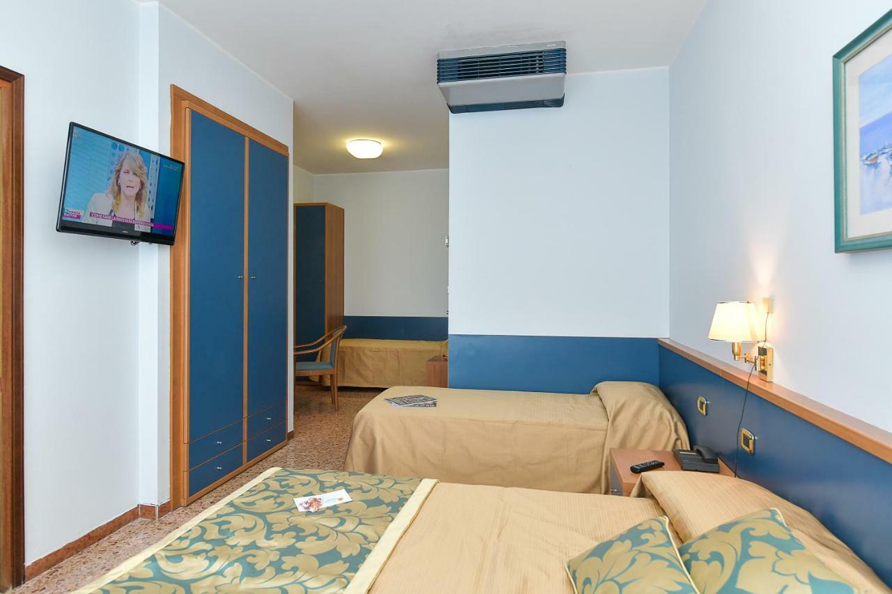 Hotel Souvenir Lido di Jesolo Exterior photo